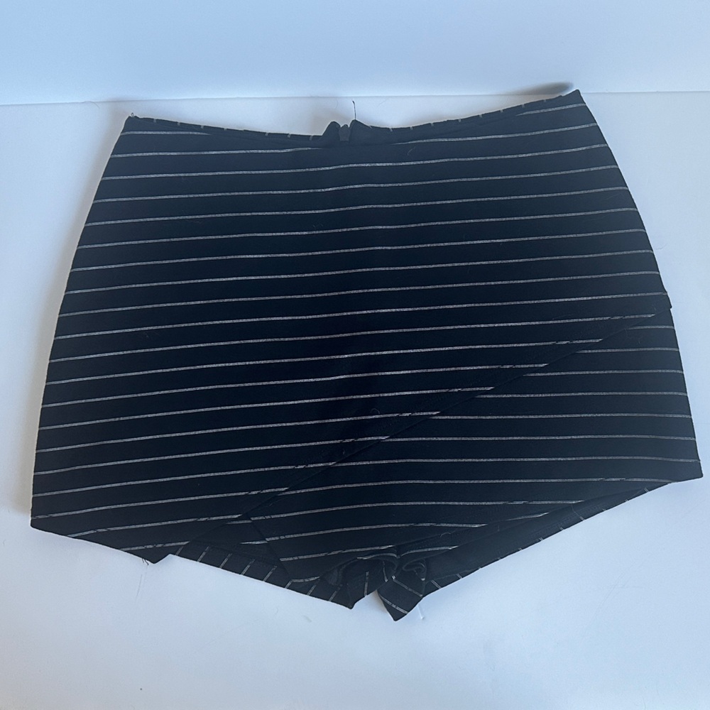 Lulu's Black and White Striped Women Shorts